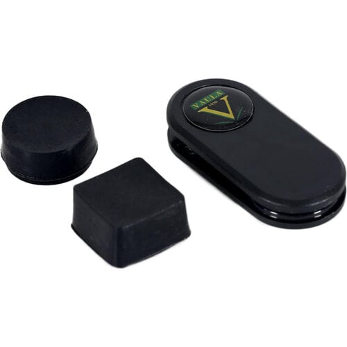 Vaula Chalk Holder. For round and square billiard chalk. With trouser clip. Magnetic, with closing cap. Vaula Vaula Chalk Holder. For round and square billiard chalk. With trouser clip. Magnetic, with closing cap.