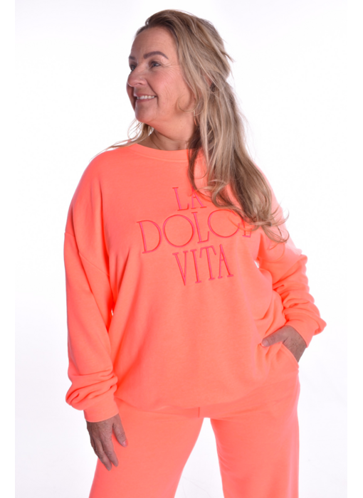 Sweater La Dolce Vita van Mooij 2.0- Fel Koraal
