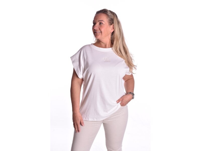 T-shirt Saluti van Mooij - Roomwit