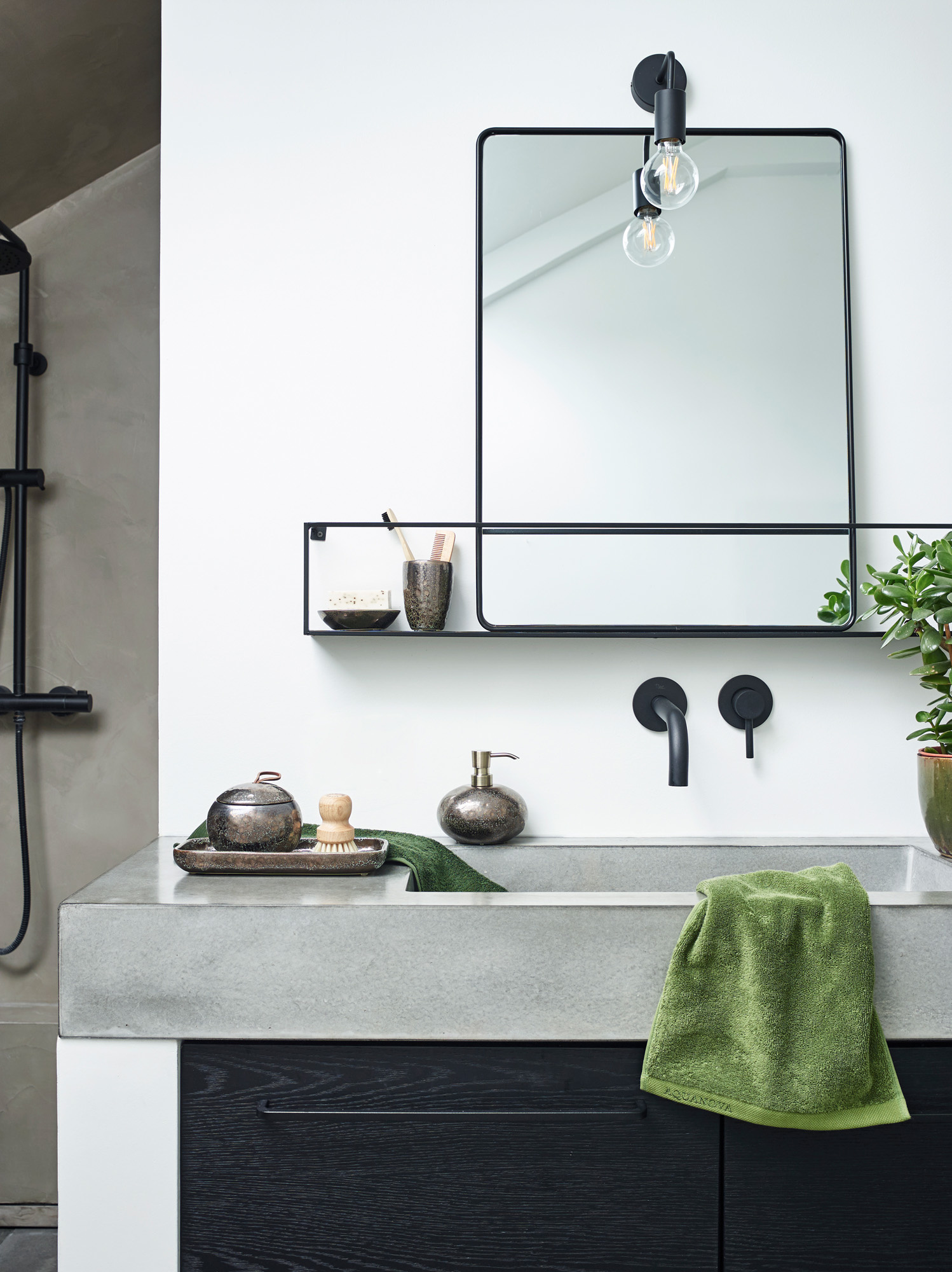 Ensemble Salle De Bain En Bronze Motif Cygne : Porte-gants, Serviettes, Porte-savon Et Miroir - Occasion