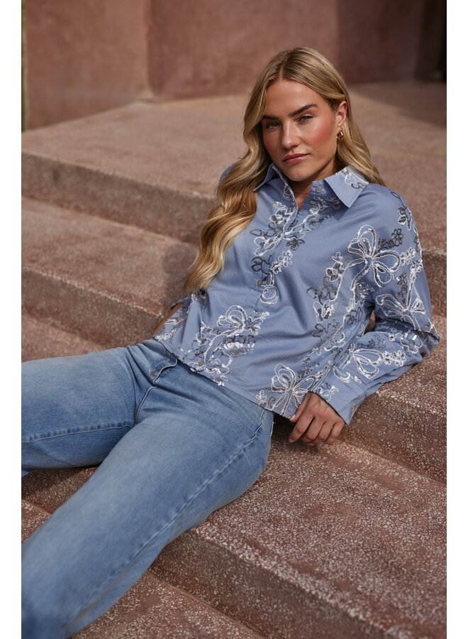 NKS02048 46 Nukus Tessa Blouse Paillet Sky
