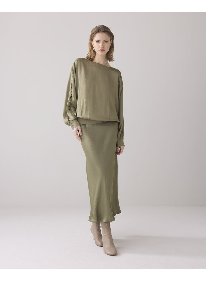 2s3267-11817 612 Summum Top batsleeves silky touch  Combatgreen