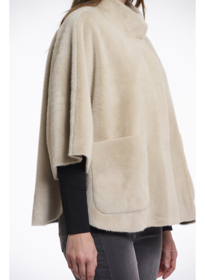 Dewi.7002511 Rino en Pelle Faux fur cape  Birch