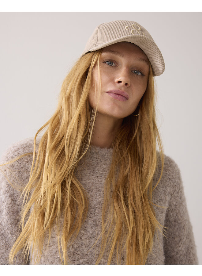 8s1052-8591 122 Summum Cap Corduroy Ivory