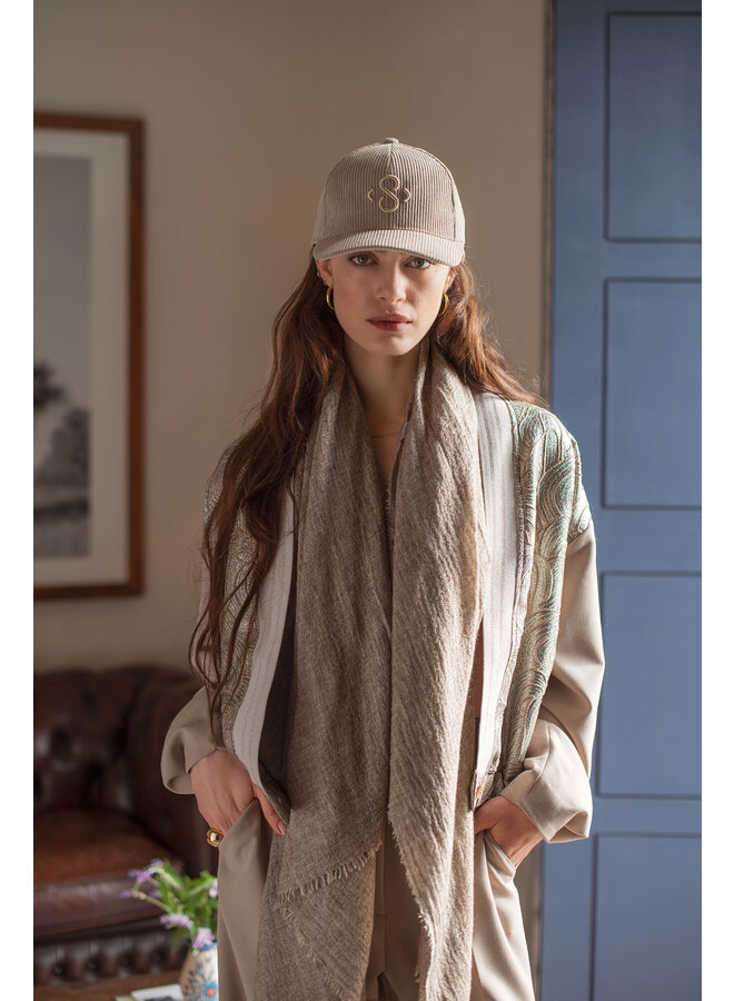 8s1052-8591 122 Summum Cap Corduroy Ivory