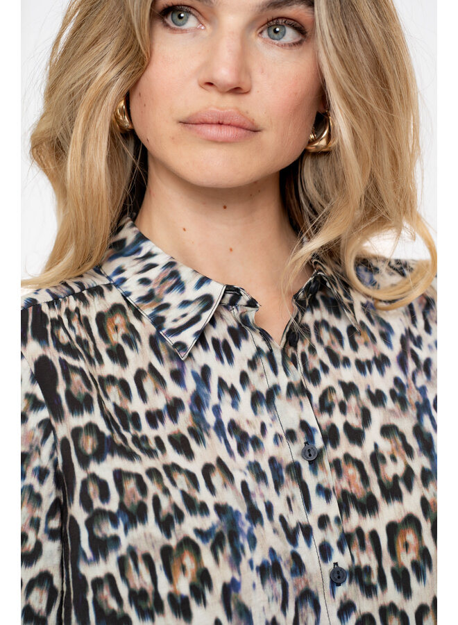 53614-20 735 Geisha Blouse animal camel/blue/black