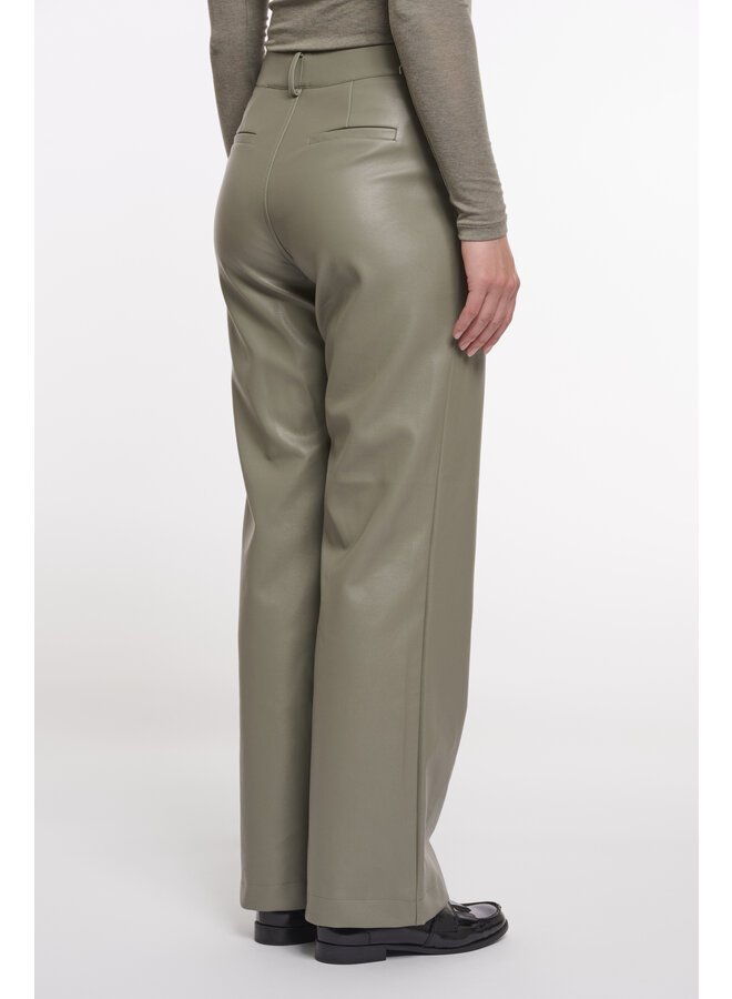 CorianShort.7502511 Rino en Pelle Short length straight leg PU pants Green ash