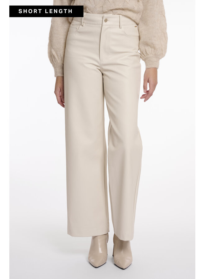 CorianShort.7502511 Rino en Pelle Short length straight leg PU pants Birch