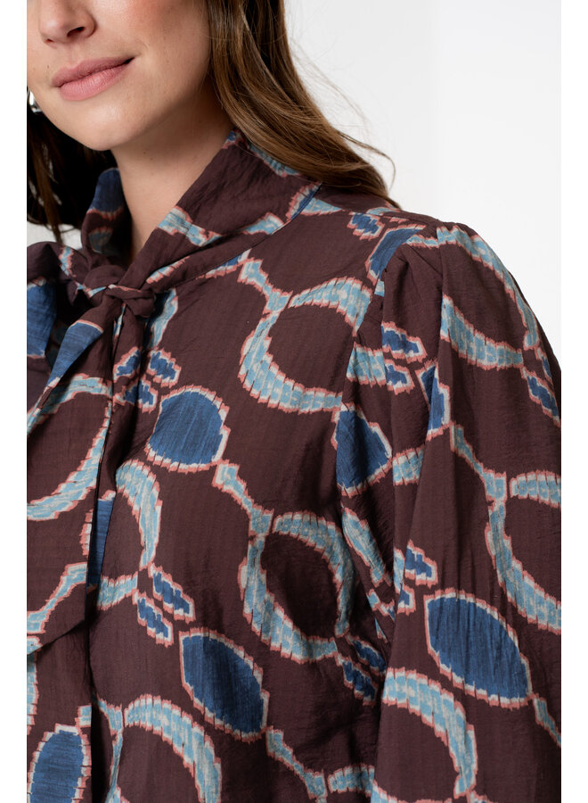 53618-20 470 Geisha Blouse print bordeaux/blue