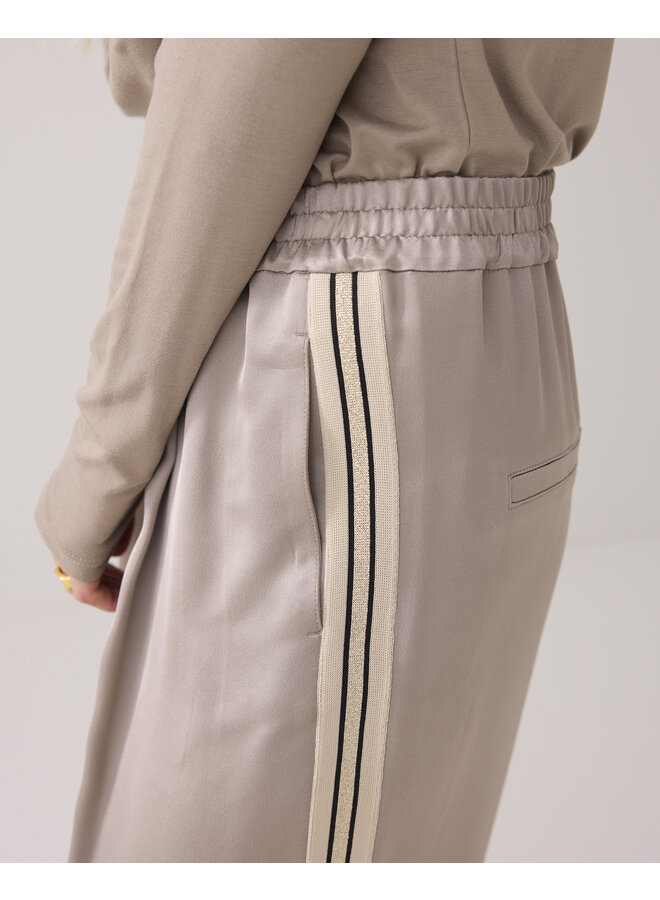 4s2866-12084 706 Summum Trousers Heavy silky touch Funghi