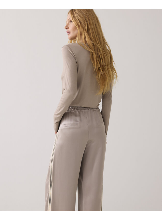 4s2866-12084 706 Summum Trousers Heavy silky touch Funghi