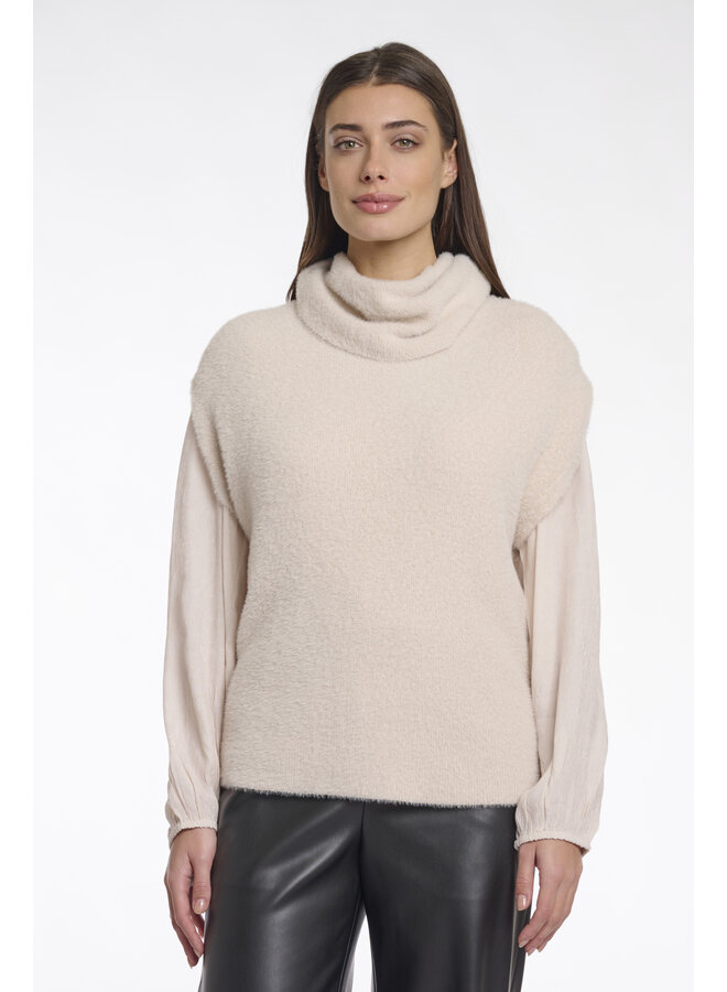 Tracie.5002512 Rino & Pelle Spencer with cowl neck  Pale