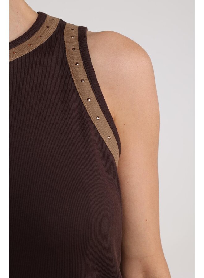 NKF06002 268 Nukus Nice Singlet Studs Dark Chocolate