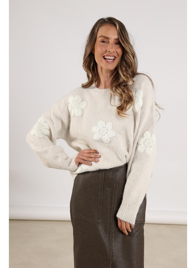 NKF03034 17 Nukus Chiaca Pullover Flower Off White