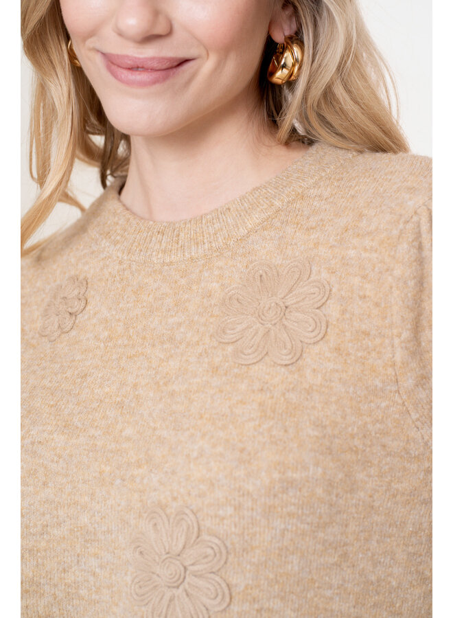 54571-29 720 Geisha Pullover flower sand