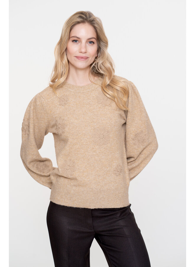 54571-29 720 Geisha Pullover flower sand
