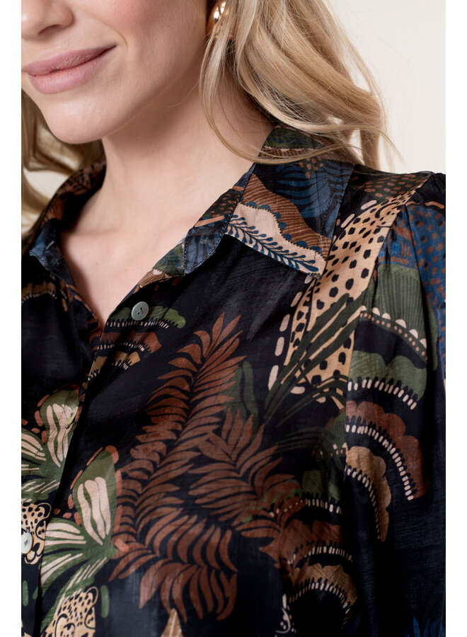 53684-70 999 Geisha Top satin AOP animal black/sand/green/blue