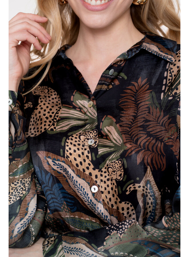 53684-70 999 Geisha Top satin AOP animal black/sand/green/blue