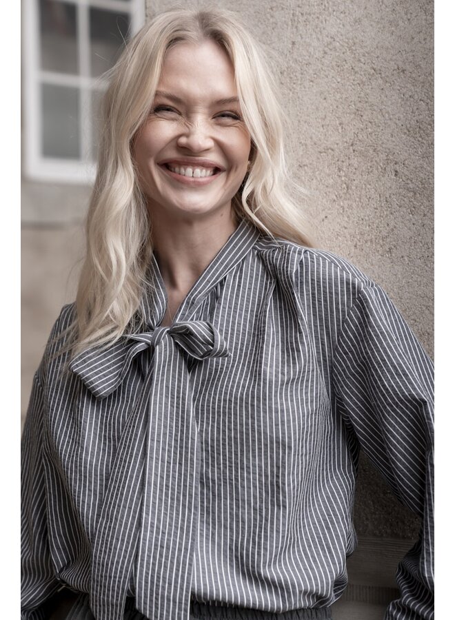 53537-14 925 Geisha Blouse stripes with bow grey/white