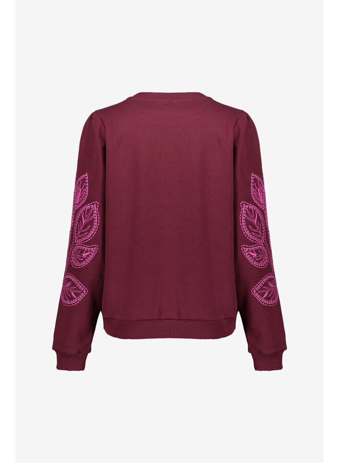 52586-24 470 Geisha Sweater with embroidery bordeaux pink