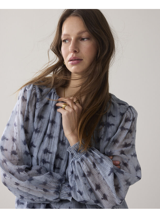 2s3457-12368 423 Summum Top Tie dye stripe  Softblue