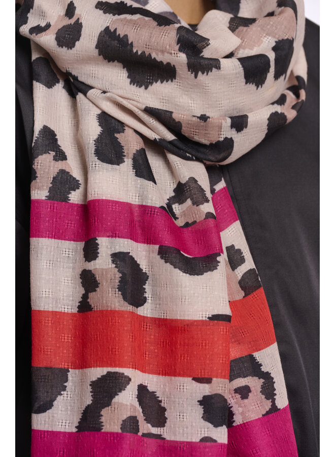 Sigrid.7002621 Rino & Pelle Scarf with leopard print Big leopard