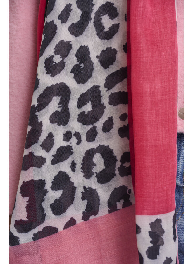 Arva.7002621 Rino&Pelle Colorblok scarf with leopard print  Fire leopard