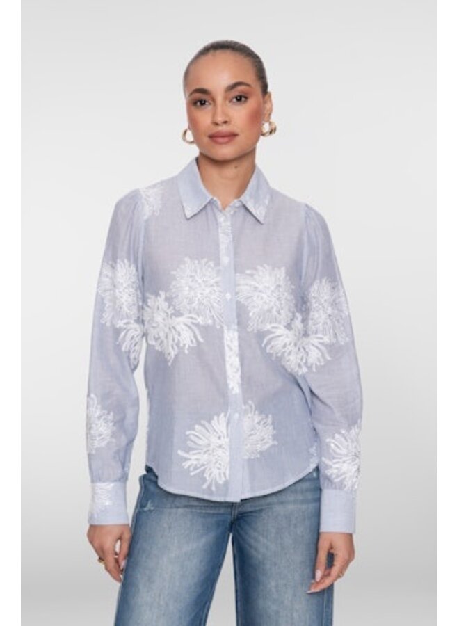 63143-21 625 Geisha Blouse embroidered flowers blue/off-white