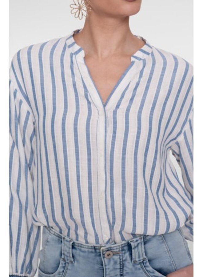 63130-99 010 Geisha Blouse striped embroiderd cuffs off-white/blue