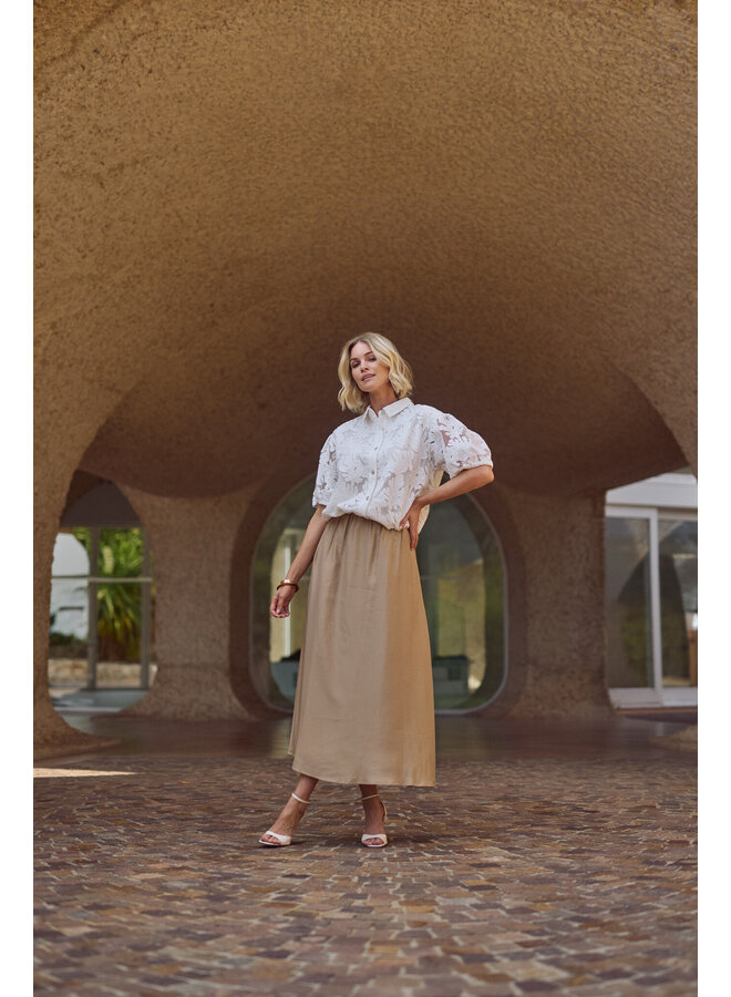 NKS02137 17 Nukus Berit Blouse Embroidery Off White