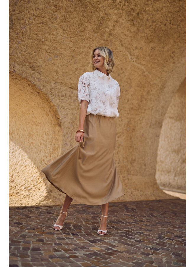 NKS02137 17 Nukus Berit Blouse Embroidery Off White