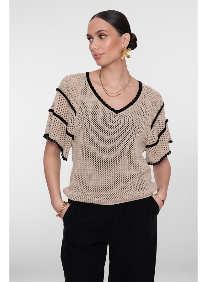 64050-23 721 Geisha Pullover raglan V-neck light sand/black