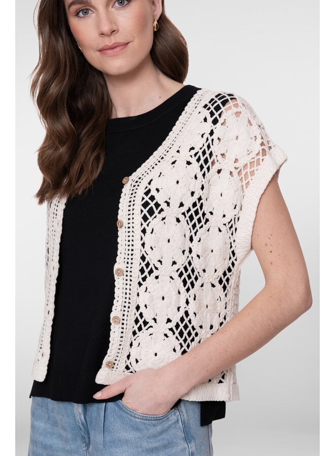 64001-10 718 Geisha Vest crochet ecru