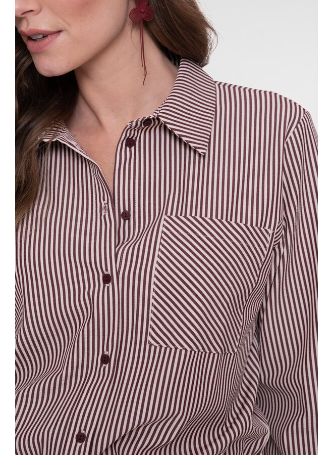 63227-20 718 Geisha blouse ecru/cherry red