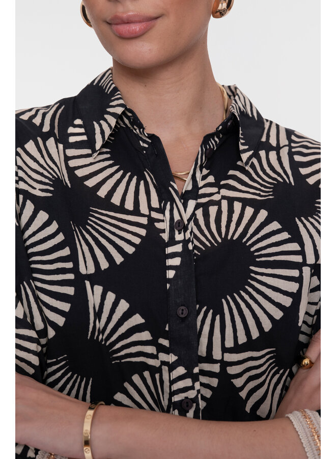 63208-20 999 Geisha blouse black/ecru