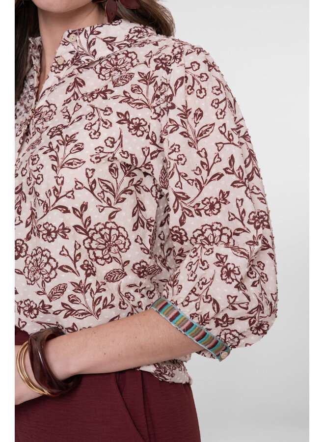 63191-20 718 Geisha blouse ecru/cherry red