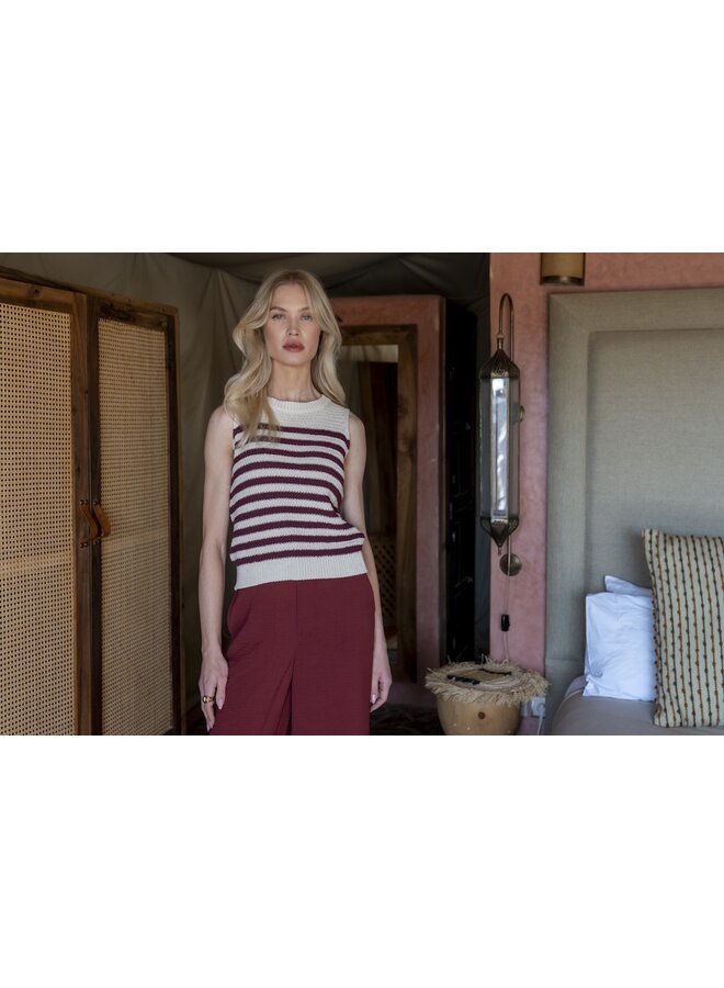 64093-70 010 Geisha Spencer striped off-white/cherry red