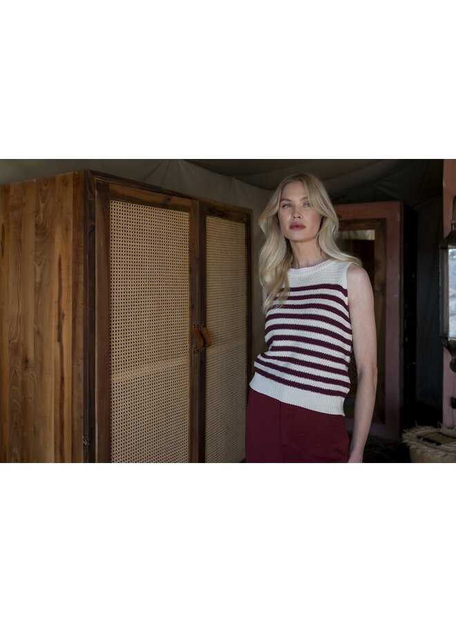 64093-70 010 Geisha Spencer striped off-white/cherry red