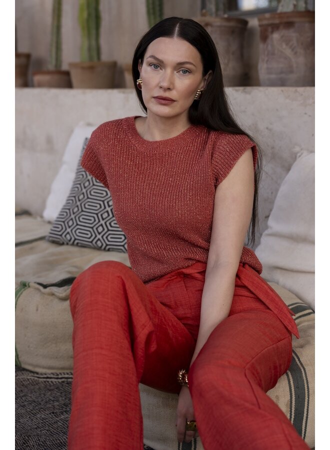 64082-70 743 Geisha Pullover lurex sleeveless stone red/gold
