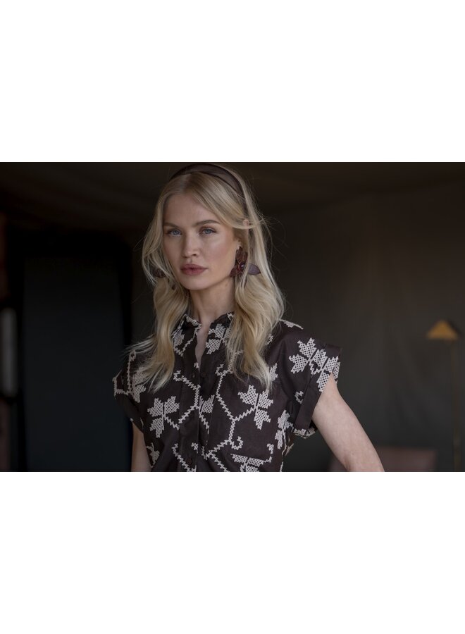 63212-20 750 Geisha blouse chocolate brown/sand