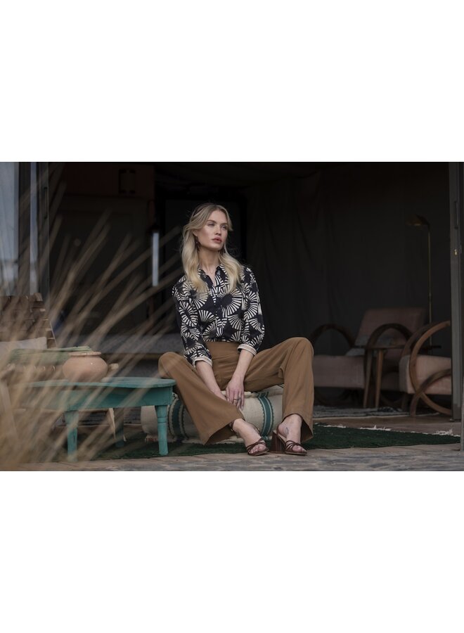 63208-20 999 Geisha blouse black/ecru