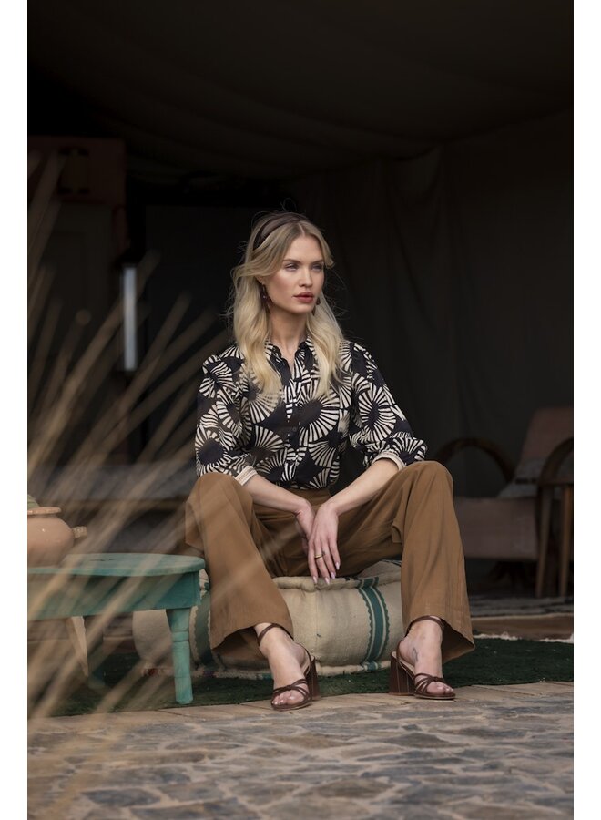 63208-20 999 Geisha blouse black/ecru