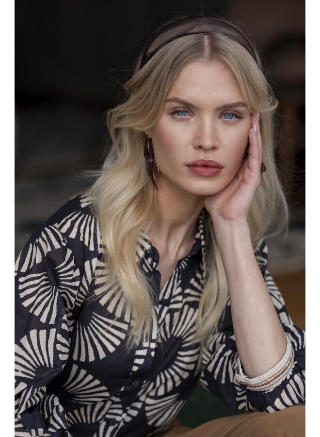 63208-20 999 Geisha blouse black/ecru