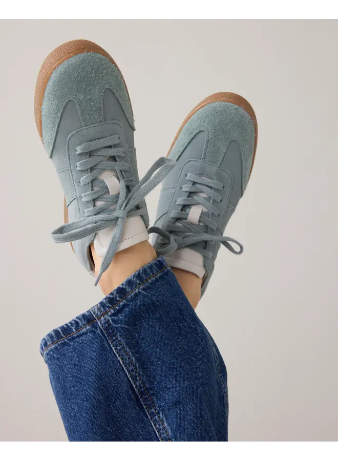 8s1025-8572 423 Summum Sneaker leather suede soft blue