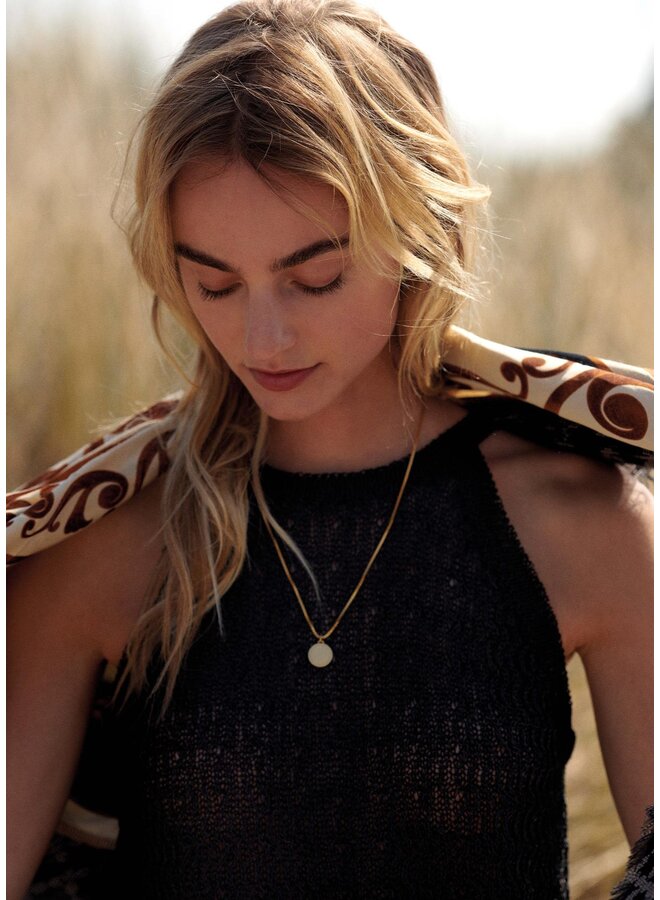 7s7981-70062 990 Summum Top halter Shiny cord yarn knit  Black