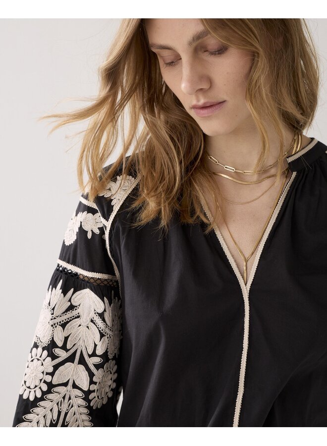 2s3363-12420 990 Summum Top sleeve Embroidered cambric cotton  Black
