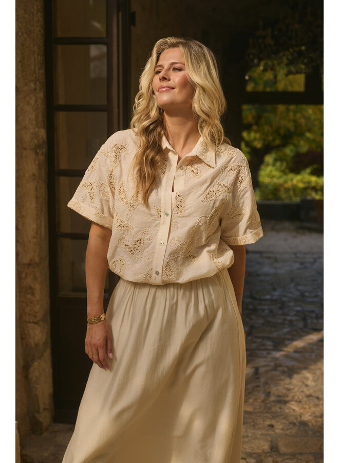 NKS02124 9 Nukus Leonora Blouse Sand