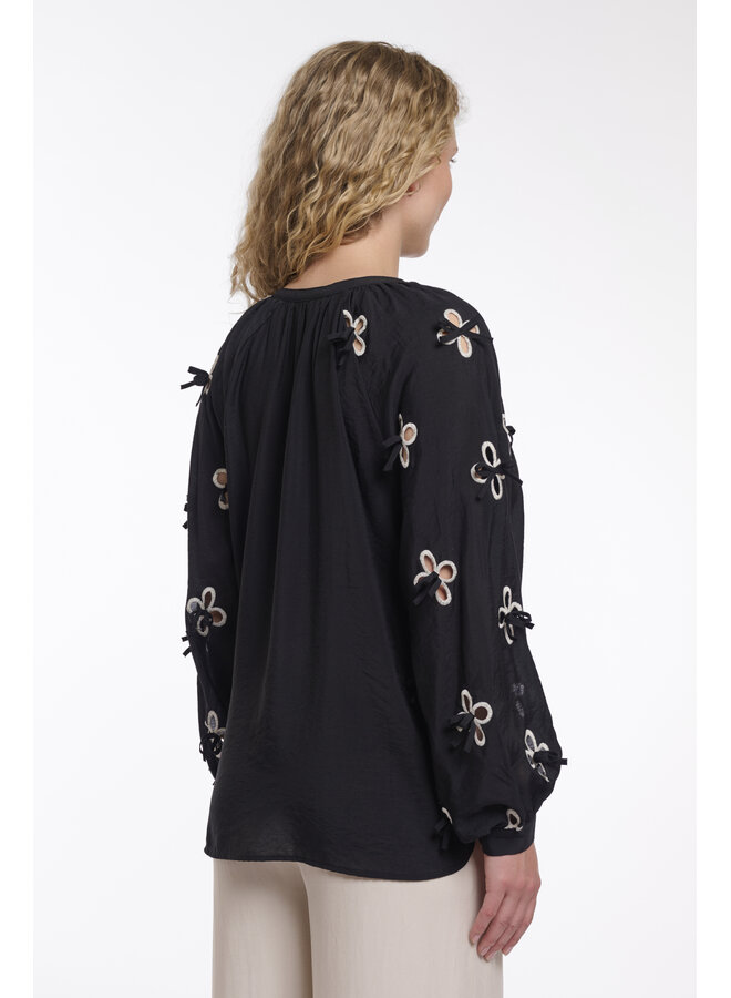 Ginger.7002623 Rino&Pelle Long balloon sleeve blouse  Black