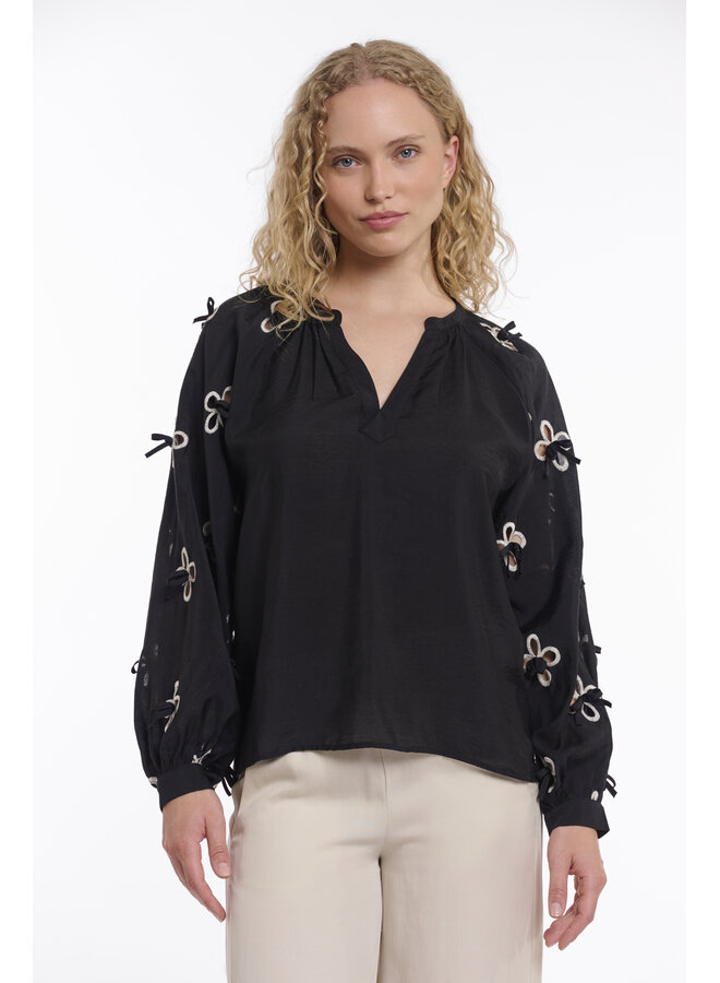 Ginger.7002623 Rino & Pelle Long balloon sleeve blouse Black
