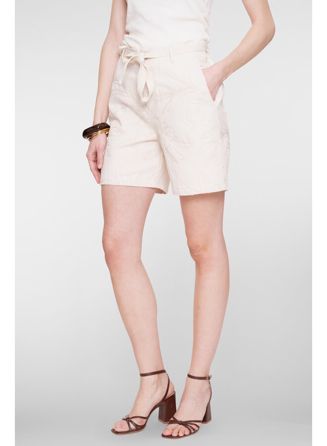 61333-10 718 Geisha Shorts embroidery ecru